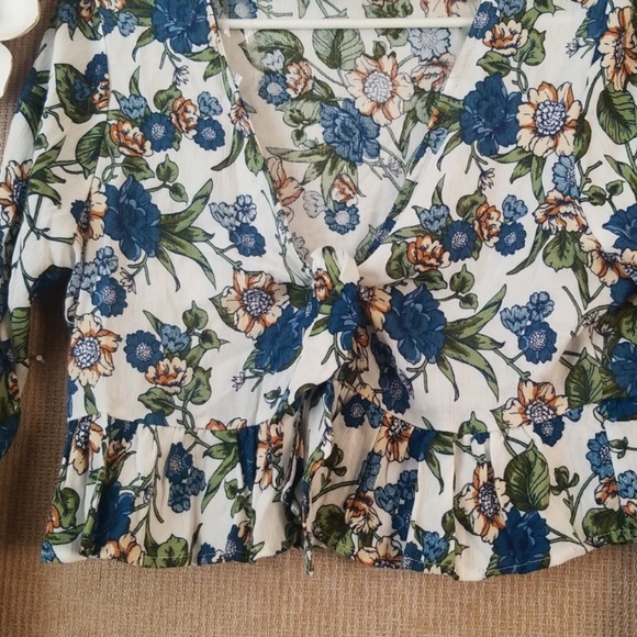 Sky and Sparrow Crop Top size M - Picture 2 of 7